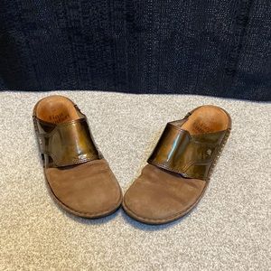 Finn Comfort Brown Clogs